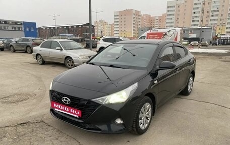 Hyundai Solaris II рестайлинг, 2022 год, 1 780 000 рублей, 2 фотография