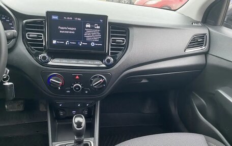 Hyundai Solaris II рестайлинг, 2022 год, 1 780 000 рублей, 10 фотография