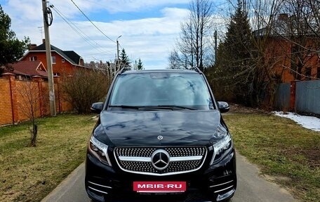 Mercedes-Benz V-Класс, 2016 год, 3 750 000 рублей, 2 фотография