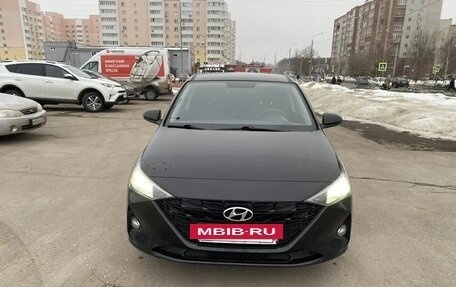 Hyundai Solaris II рестайлинг, 2022 год, 1 780 000 рублей, 5 фотография