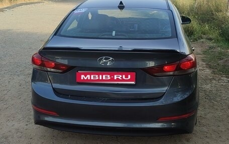 Hyundai Elantra VI рестайлинг, 2017 год, 1 000 000 рублей, 6 фотография