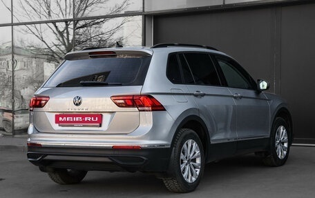 Volkswagen Tiguan II, 2021 год, 2 990 000 рублей, 4 фотография