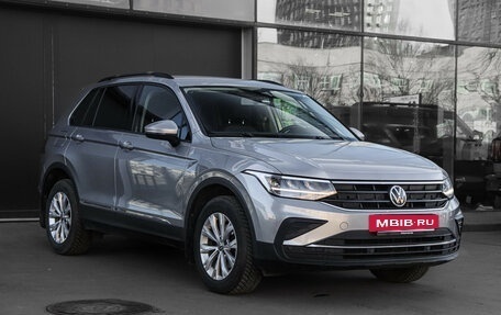 Volkswagen Tiguan II, 2021 год, 2 990 000 рублей, 3 фотография