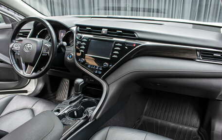 Toyota Camry, 2018 год, 2 698 000 рублей, 11 фотография