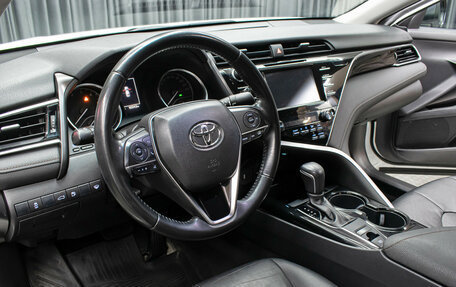 Toyota Camry, 2018 год, 2 698 000 рублей, 16 фотография