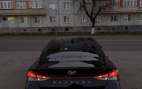 Hyundai Elantra, 2022 год, 1 899 000 рублей, 3 фотография