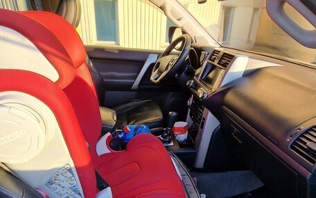 Toyota Land Cruiser Prado 150 рестайлинг 2, 2010 год, 2 600 000 рублей, 13 фотография