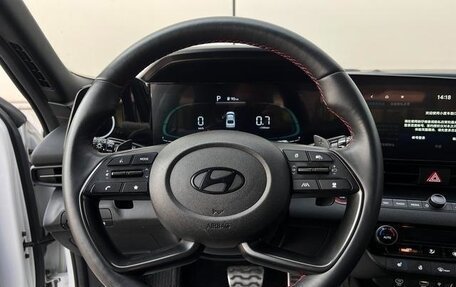 Hyundai Elantra, 2023 год, 1 840 000 рублей, 9 фотография