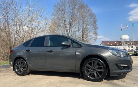 Opel Astra J, 2013 год, 900 000 рублей, 2 фотография
