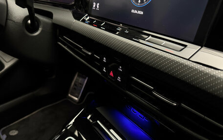 Volkswagen Golf R, 2023 год, 6 700 000 рублей, 26 фотография