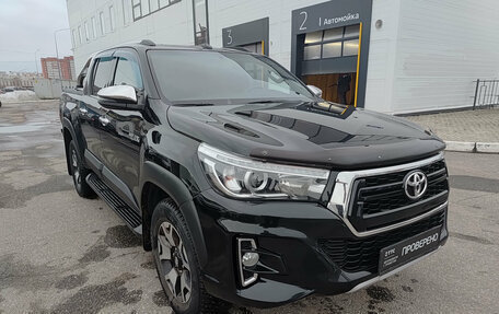 Toyota Hilux VIII, 2018 год, 3 335 000 рублей, 3 фотография