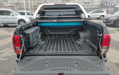 Toyota Hilux VIII, 2018 год, 3 335 000 рублей, 10 фотография