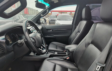 Toyota Hilux VIII, 2018 год, 3 335 000 рублей, 16 фотография