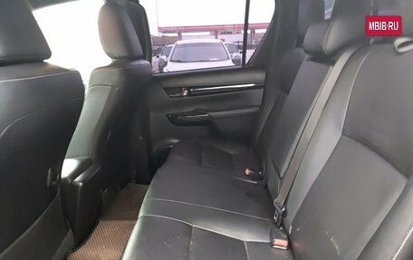 Toyota Hilux VIII, 2018 год, 3 335 000 рублей, 12 фотография