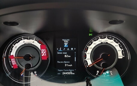 Toyota Hilux VIII, 2018 год, 3 335 000 рублей, 13 фотография