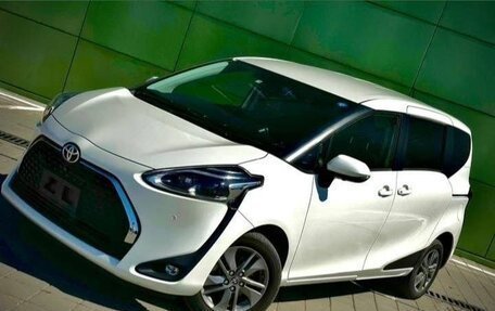 Toyota Sienta II, 2019 год, 1 550 000 рублей, 2 фотография