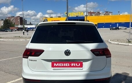 Volkswagen Tiguan II, 2020 год, 2 437 000 рублей, 2 фотография