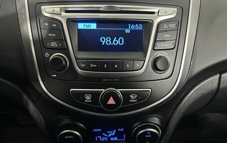 Hyundai Solaris II рестайлинг, 2016 год, 900 000 рублей, 12 фотография