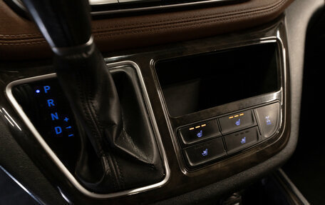 Hyundai Grand Starex Grand Starex I рестайлинг 2, 2018 год, 3 410 000 рублей, 19 фотография