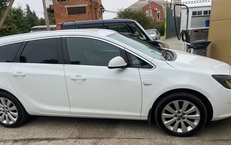 Opel Astra J, 2011 год, 650 000 рублей, 6 фотография