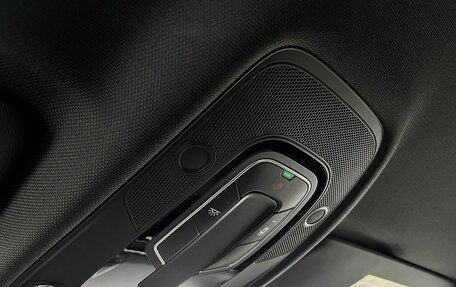 Audi A4, 2017 год, 1 920 000 рублей, 25 фотография