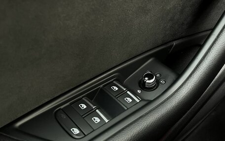 Audi A4, 2017 год, 1 920 000 рублей, 17 фотография