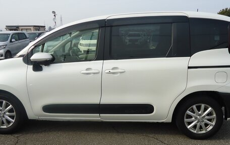 Toyota Sienta, 2023 год, 1 270 000 рублей, 3 фотография