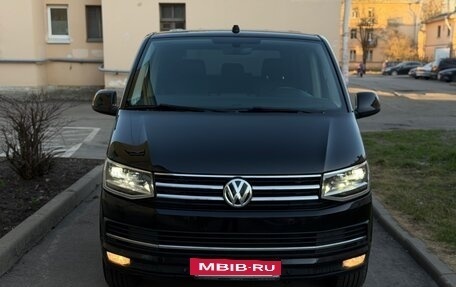 Volkswagen Caravelle T6 рестайлинг, 2018 год, 3 380 000 рублей, 2 фотография