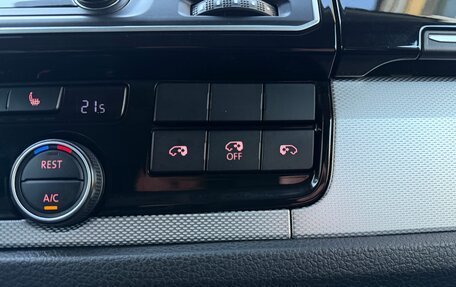 Volkswagen Caravelle T6 рестайлинг, 2018 год, 3 380 000 рублей, 21 фотография