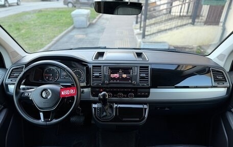 Volkswagen Caravelle T6 рестайлинг, 2018 год, 3 380 000 рублей, 20 фотография