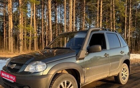 Chevrolet Niva I рестайлинг, 2015 год, 645 000 рублей, 5 фотография