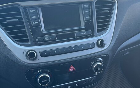 Hyundai Solaris II рестайлинг, 2017 год, 995 000 рублей, 8 фотография