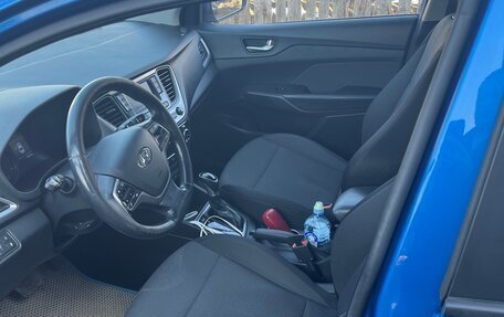 Hyundai Solaris II рестайлинг, 2017 год, 995 000 рублей, 5 фотография