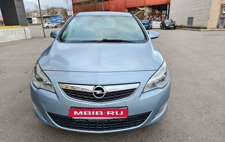 Opel Astra J, 2011 год, 759 000 рублей, 5 фотография