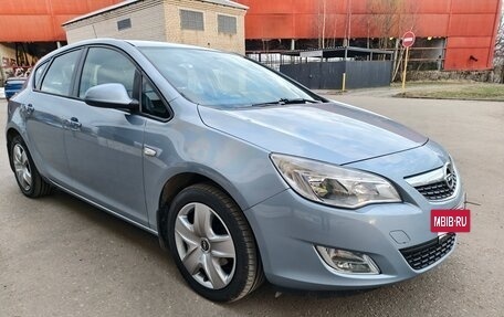 Opel Astra J, 2011 год, 759 000 рублей, 2 фотография