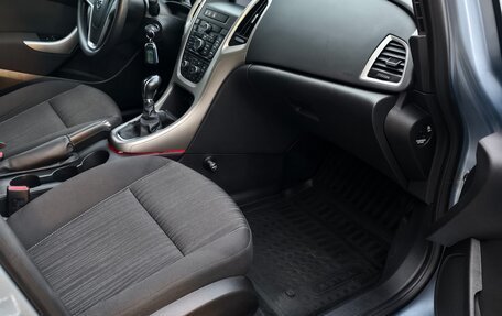 Opel Astra J, 2011 год, 759 000 рублей, 29 фотография