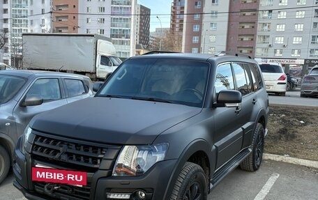 Mitsubishi Pajero IV, 2019 год, 4 950 000 рублей, 2 фотография