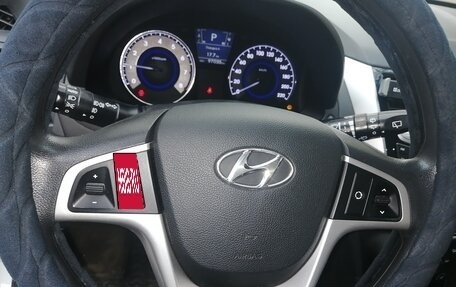 Hyundai Solaris II рестайлинг, 2013 год, 890 000 рублей, 4 фотография