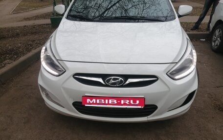 Hyundai Solaris II рестайлинг, 2013 год, 890 000 рублей, 3 фотография