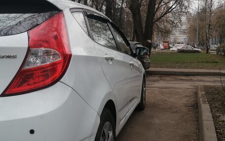 Hyundai Solaris II рестайлинг, 2013 год, 890 000 рублей, 10 фотография