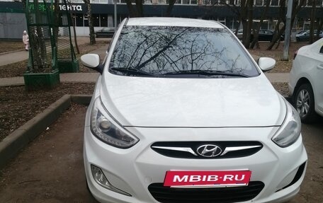 Hyundai Solaris II рестайлинг, 2013 год, 890 000 рублей, 13 фотография