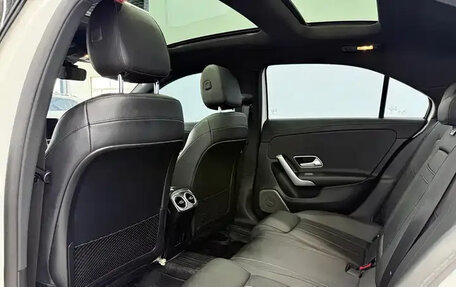 Mercedes-Benz A-Класс, 2021 год, 1 512 000 рублей, 10 фотография