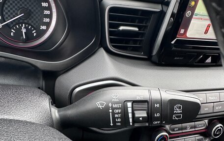 Hyundai Veloster II, 2018 год, 1 850 000 рублей, 13 фотография