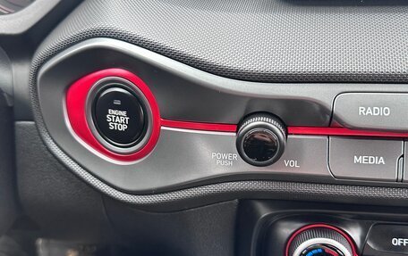 Hyundai Veloster II, 2018 год, 1 850 000 рублей, 22 фотография