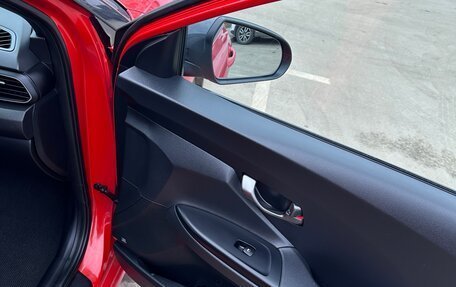 Hyundai Veloster II, 2018 год, 1 850 000 рублей, 29 фотография