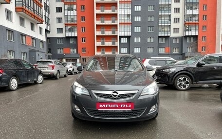 Opel Astra J, 2011 год, 630 000 рублей, 2 фотография