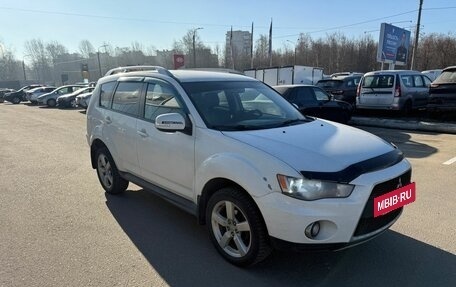 Mitsubishi Outlander III рестайлинг 3, 2010 год, 1 065 223 рублей, 3 фотография