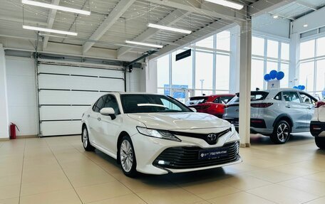 Toyota Camry, 2018 год, 2 899 900 рублей, 8 фотография