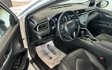 Toyota Camry, 2018 год, 2 899 900 рублей, 10 фотография