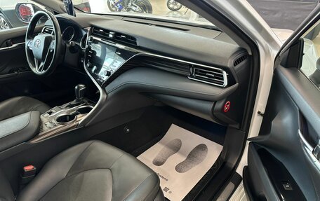 Toyota Camry, 2018 год, 2 899 900 рублей, 12 фотография